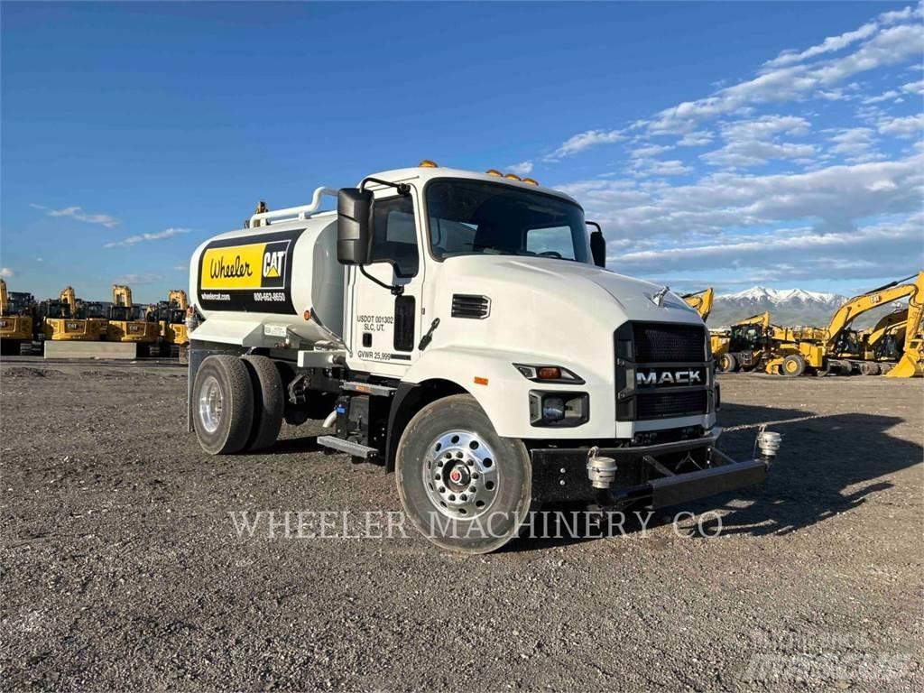 Mack WT2000 A شاحنات ذات صهاريج