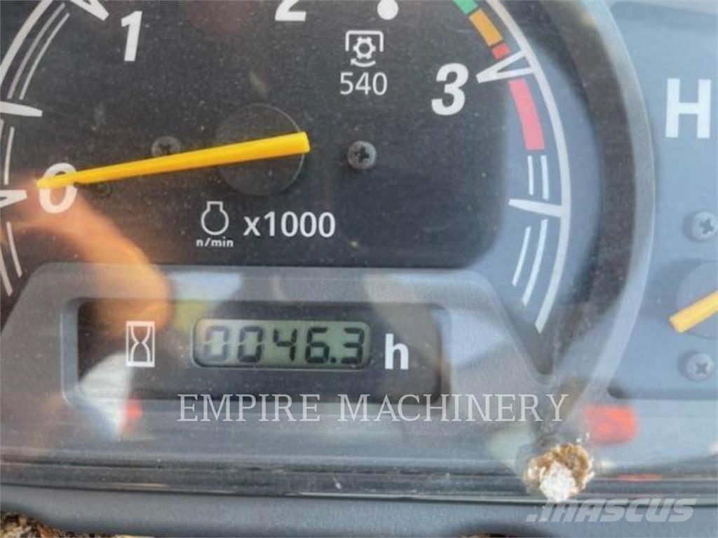 Massey Ferguson GC1723E الجرارات