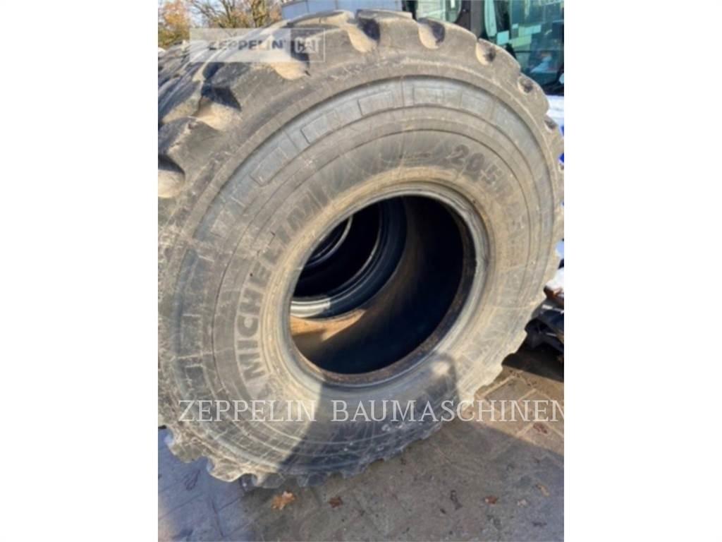 Michelin 4X 20.5R25XHA الإطارات والعجلات والحافات