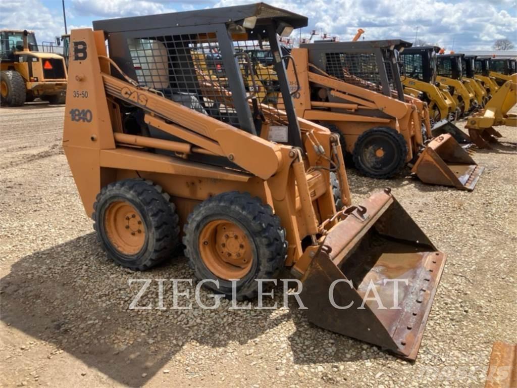 New Holland 1840 لوادر انزلاقية التوجيه
