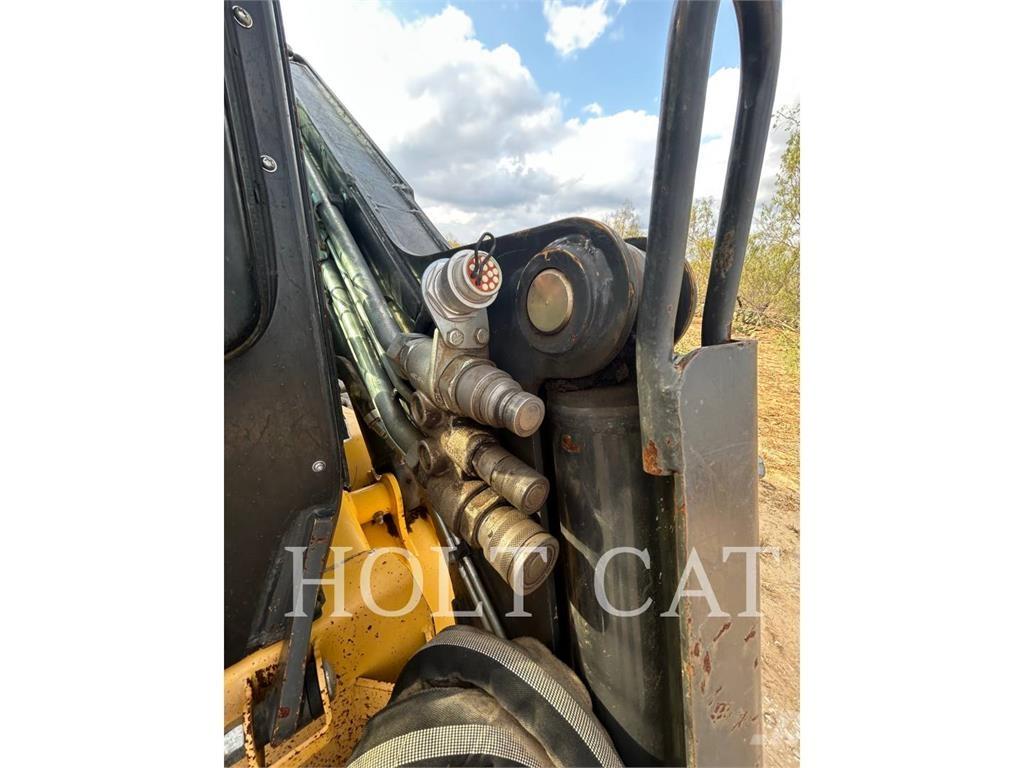 New Holland C362 لوادر زحافة