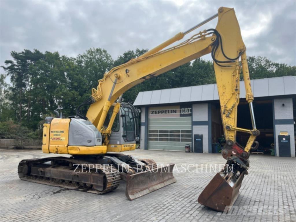 New Holland E235 حفارات زحافة