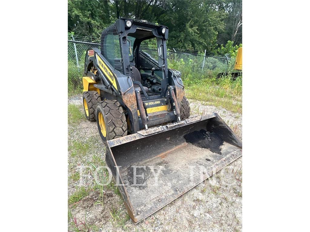 New Holland L228 لوادر انزلاقية التوجيه