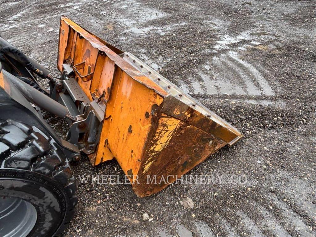 New Holland L328 SSL لوادر انزلاقية التوجيه