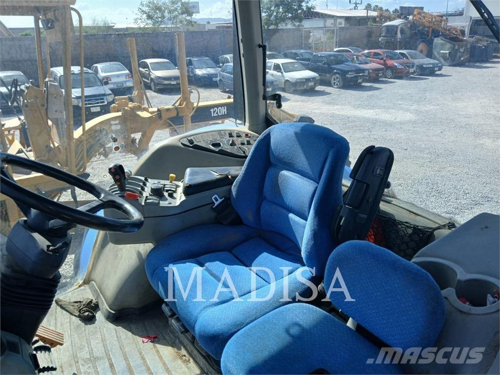 New Holland T8030 الجرارات