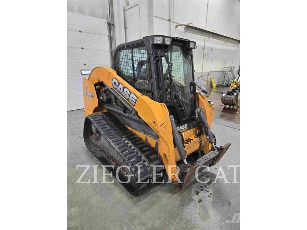 New Holland TV380 لوادر زحافة