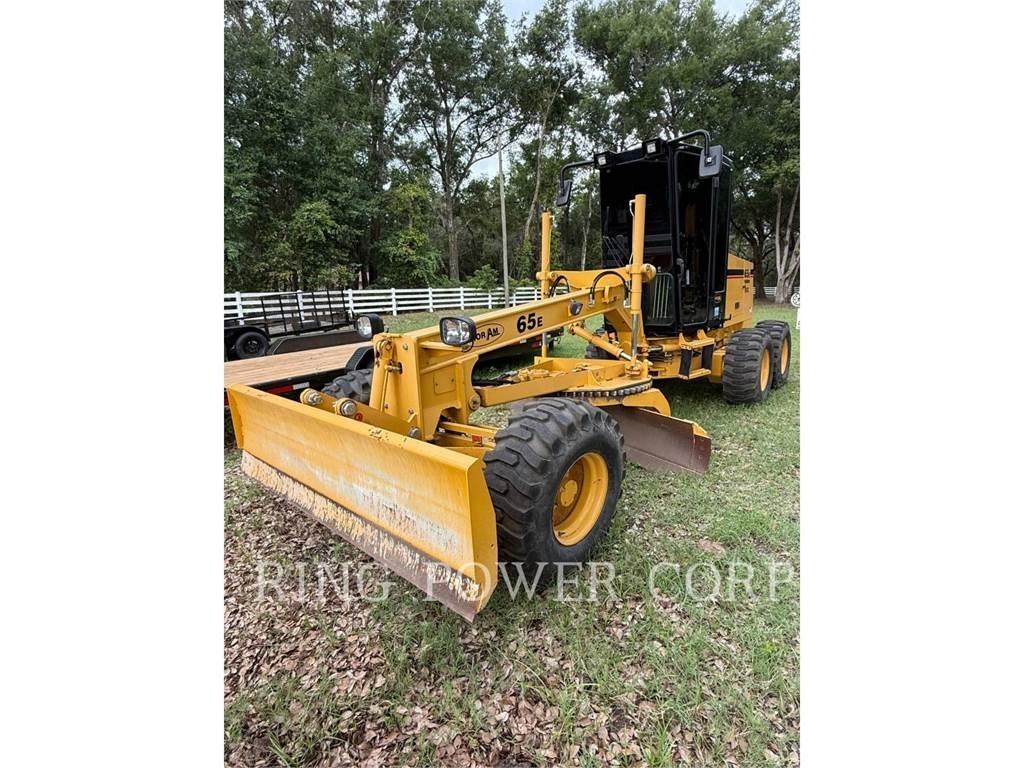 Noram 65E CAB معدات تمهيد الطرق