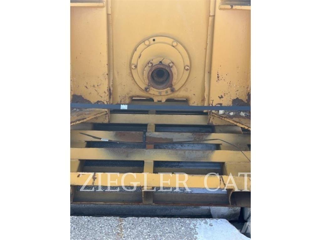 Paccar INC. PA56 بلدوزرات مجنزرة