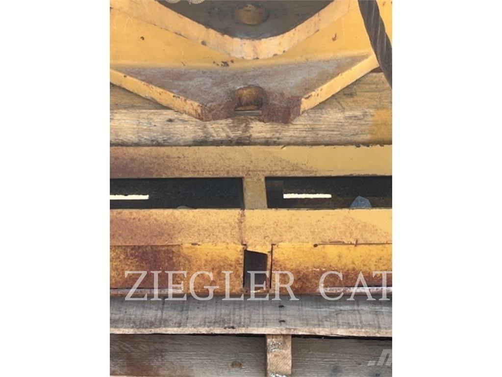 Paccar INC. PA56 بلدوزرات مجنزرة