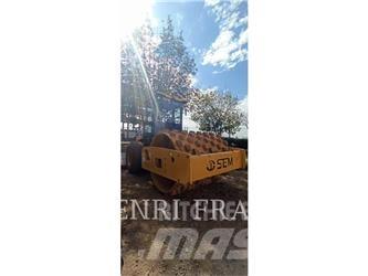 SEM MACHINERY 510 ضاغطات التربة