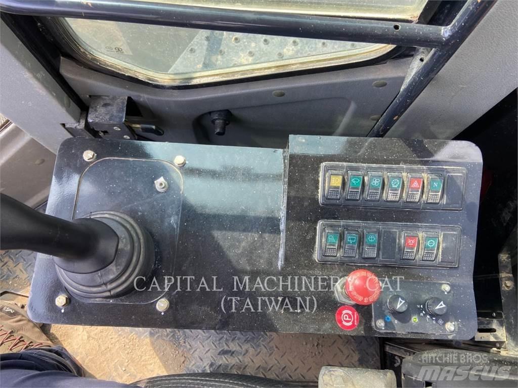 SEM MACHINERY 669 C لوادر بعجل