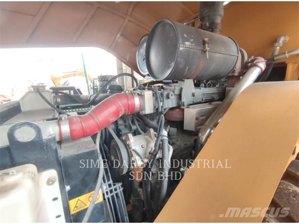 SEM MACHINERY SEM 522 ضاغطات التربة