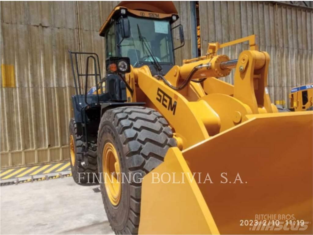 SEM MACHINERY SEM668D لوادر بعجل