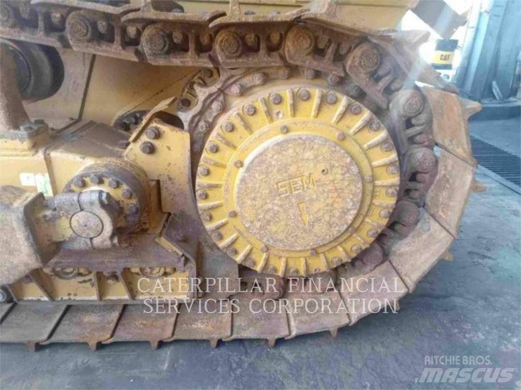 SEM MACHINERY SEM816D بلدوزرات مجنزرة
