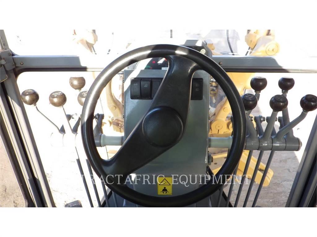 SEM MACHINERY SEM919 معدات تمهيد الطرق