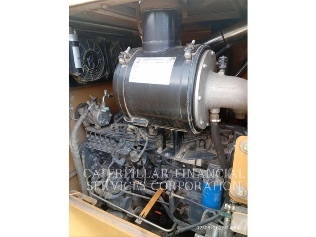SEM MACHINERY SEM919 معدات تمهيد الطرق