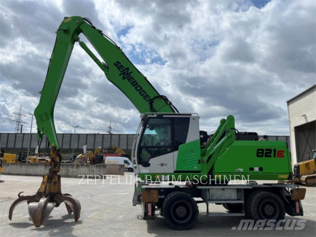 Sennebogen 821E حفارات هدم