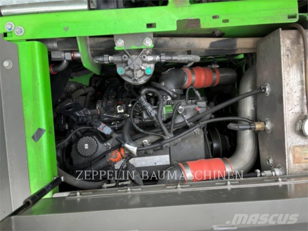 Sennebogen 821E حفارات هدم