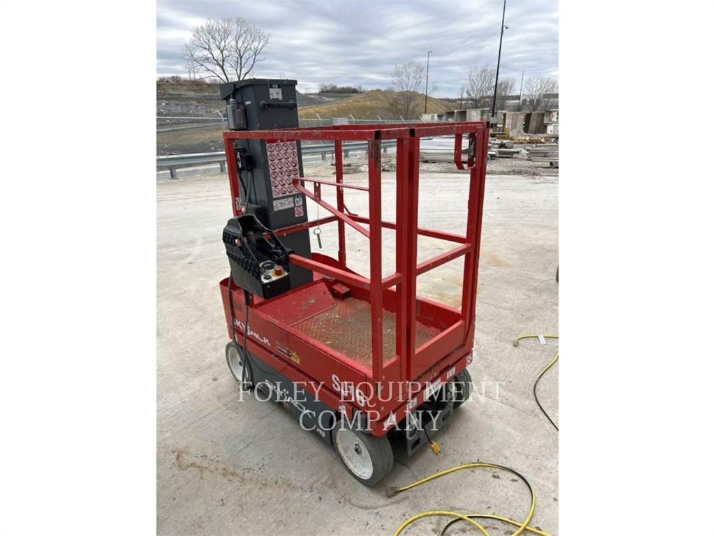 Skyjack (OBSOLETE) SJ16 رافعات مقصية الشكل