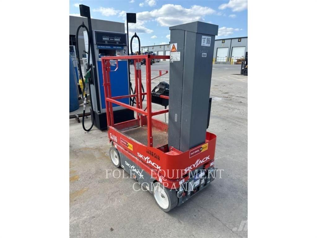 Skyjack SJ16 رافعات مقصية الشكل
