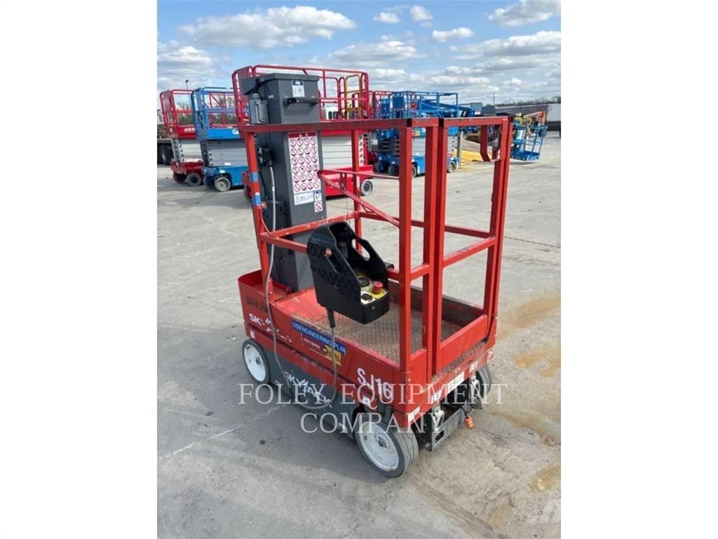 Skyjack SJ16 رافعات مقصية الشكل