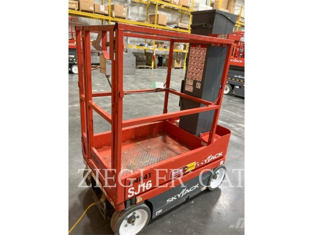 Skyjack SJ16 رافعات مقصية الشكل