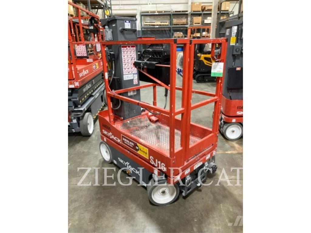 Skyjack SJ16 رافعات مقصية الشكل