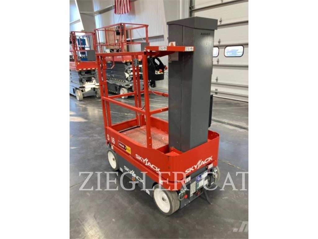 Skyjack SJ16 رافعات مقصية الشكل