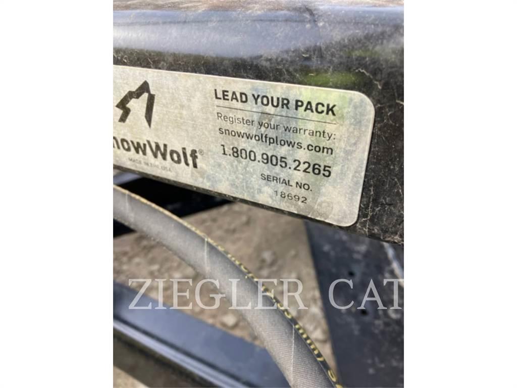 SnowWolf  قاذفات الجليد