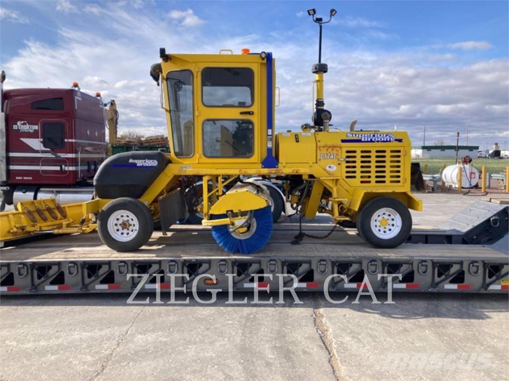 Superior DT74C كناسات