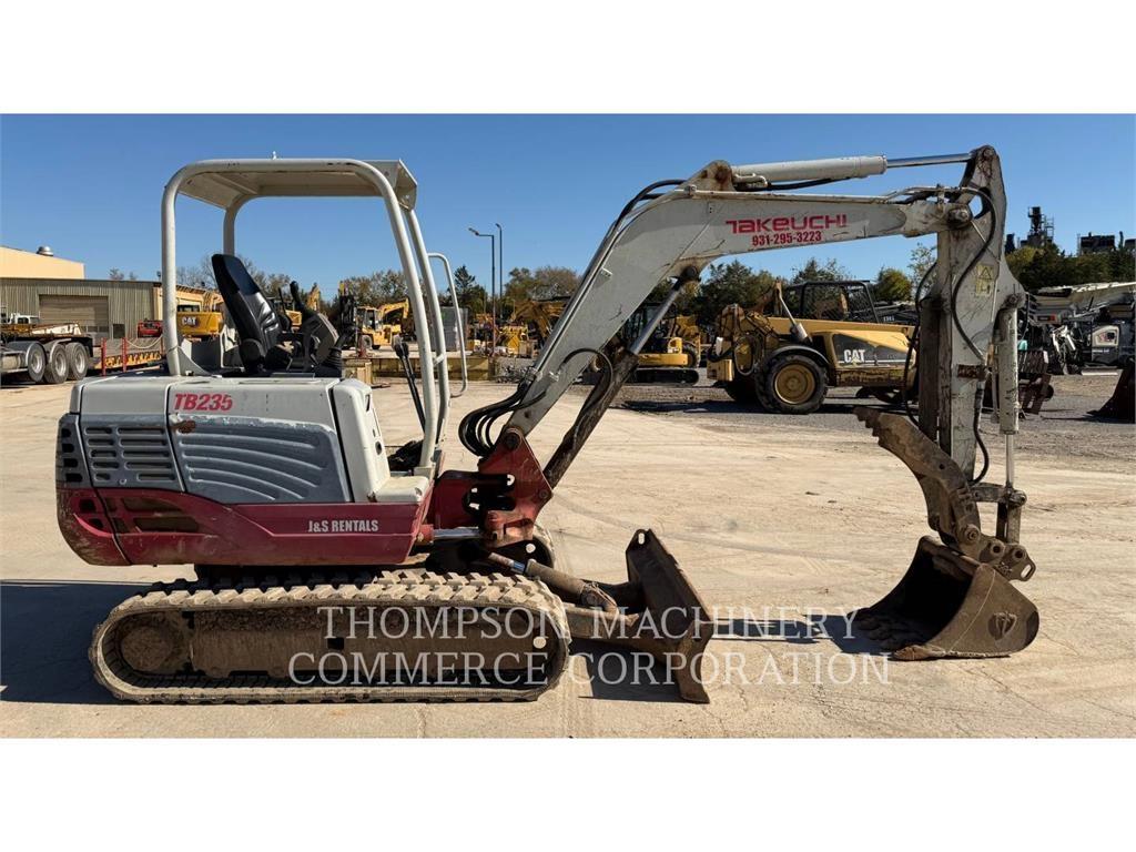 Takeuchi TB235 حفارات صغيرة أقل من 7 طن (حفارات صغيرة)