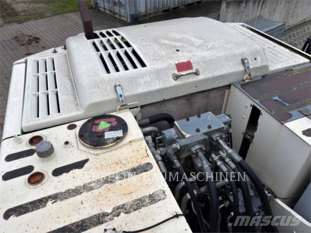 Terex TC225LC حفارات زحافة