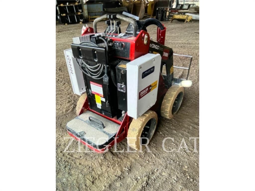 Toro E-DINGO 500 لوادر انزلاقية التوجيه