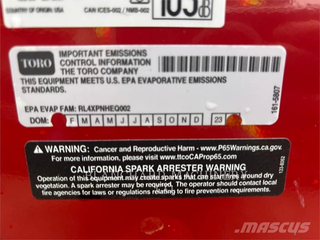 Toro TX-427 لوادر انزلاقية التوجيه