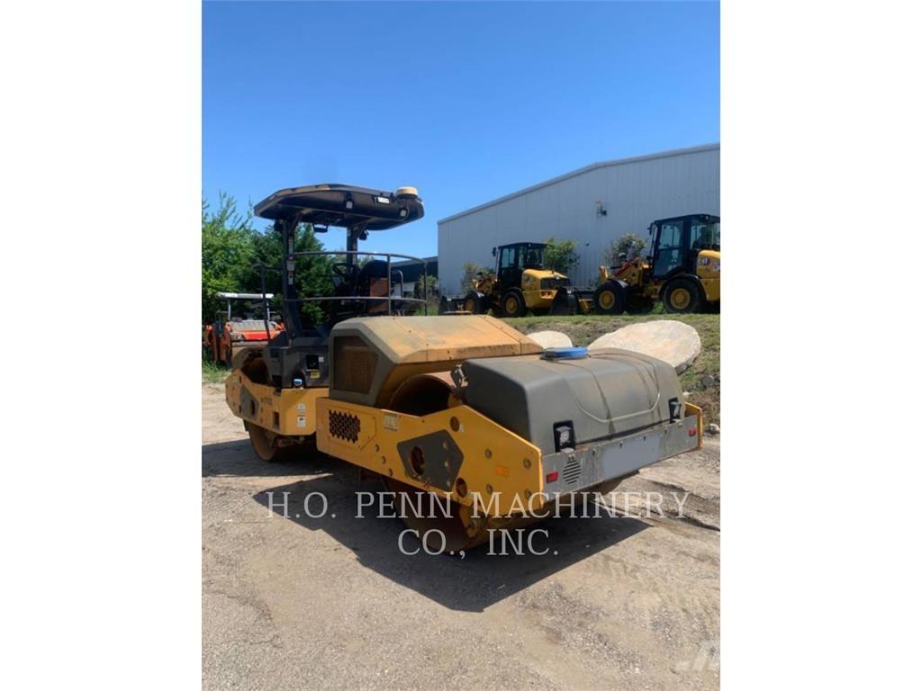 Volvo D110B ضاغطات التربة