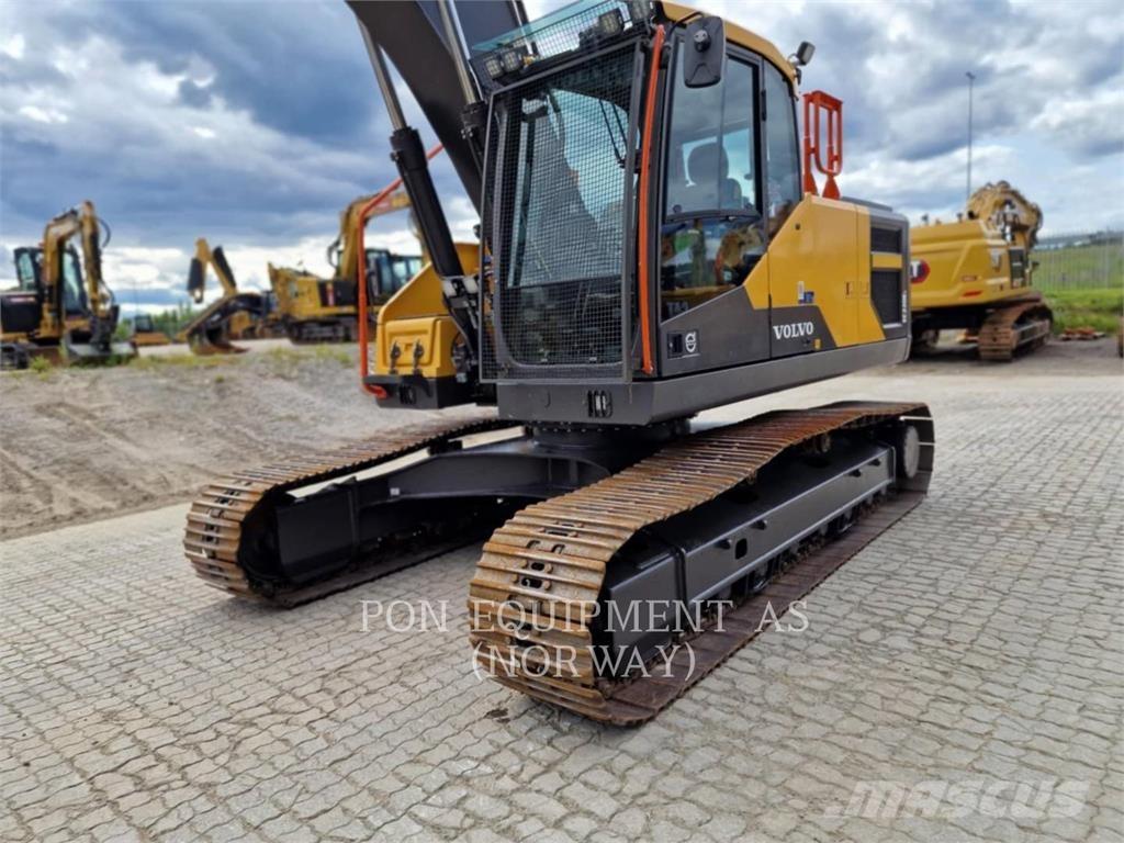 Volvo EC220 حفارات زحافة