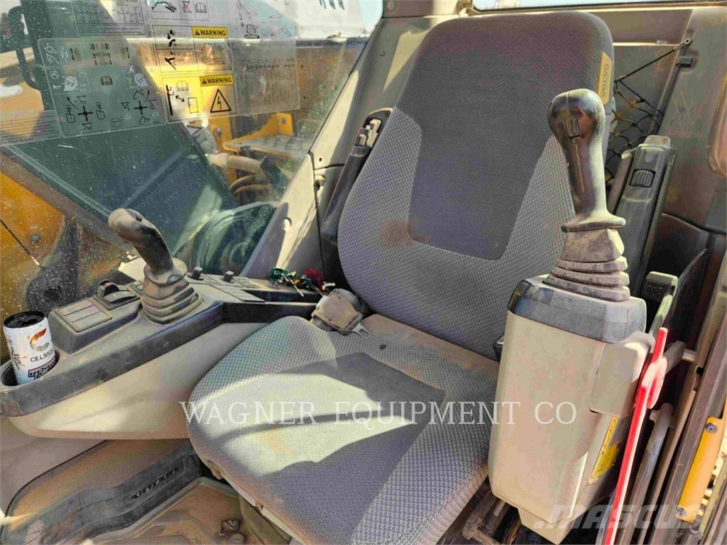 Volvo ECR235EL حفارات زحافة