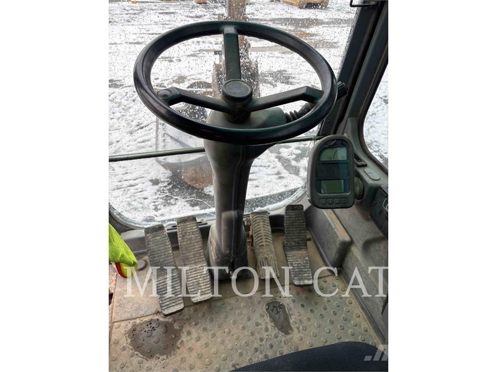 Volvo EW180B حفارات بعجل