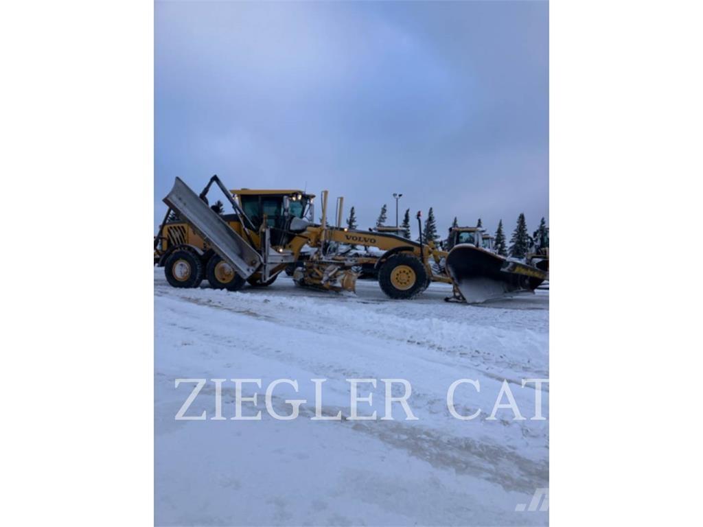 Volvo G946B معدات تمهيد الطرق