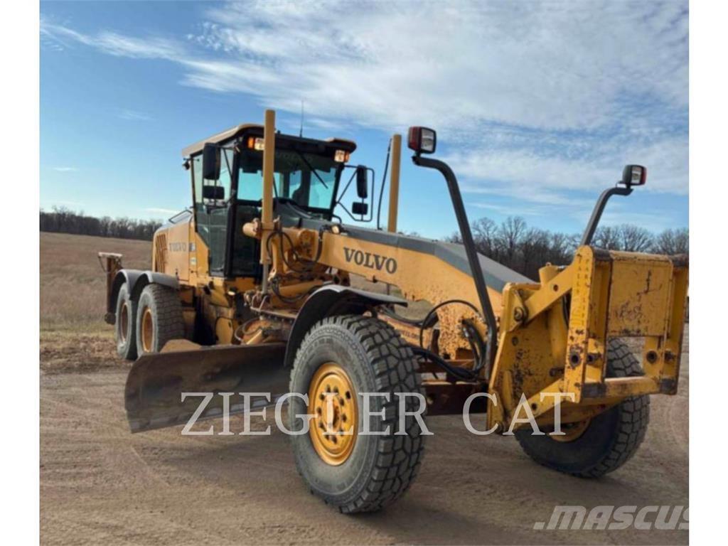 Volvo G946B معدات تمهيد الطرق