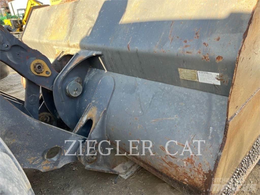 Volvo L220E لوادر بعجل