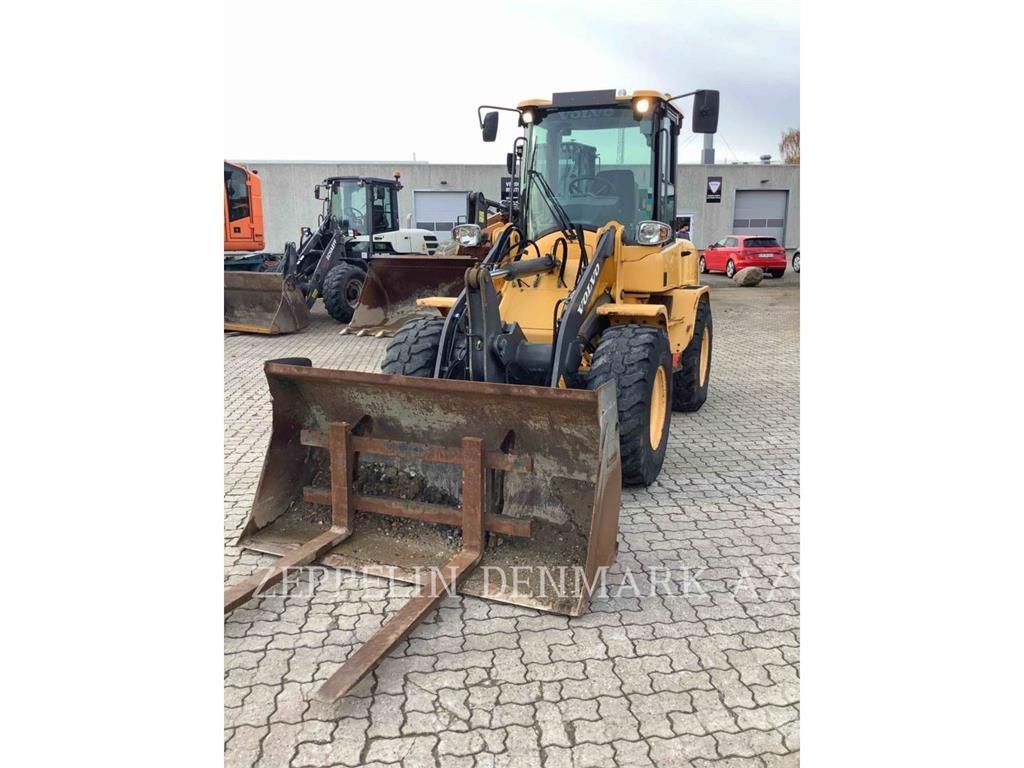 Volvo L30G لوادر بعجل