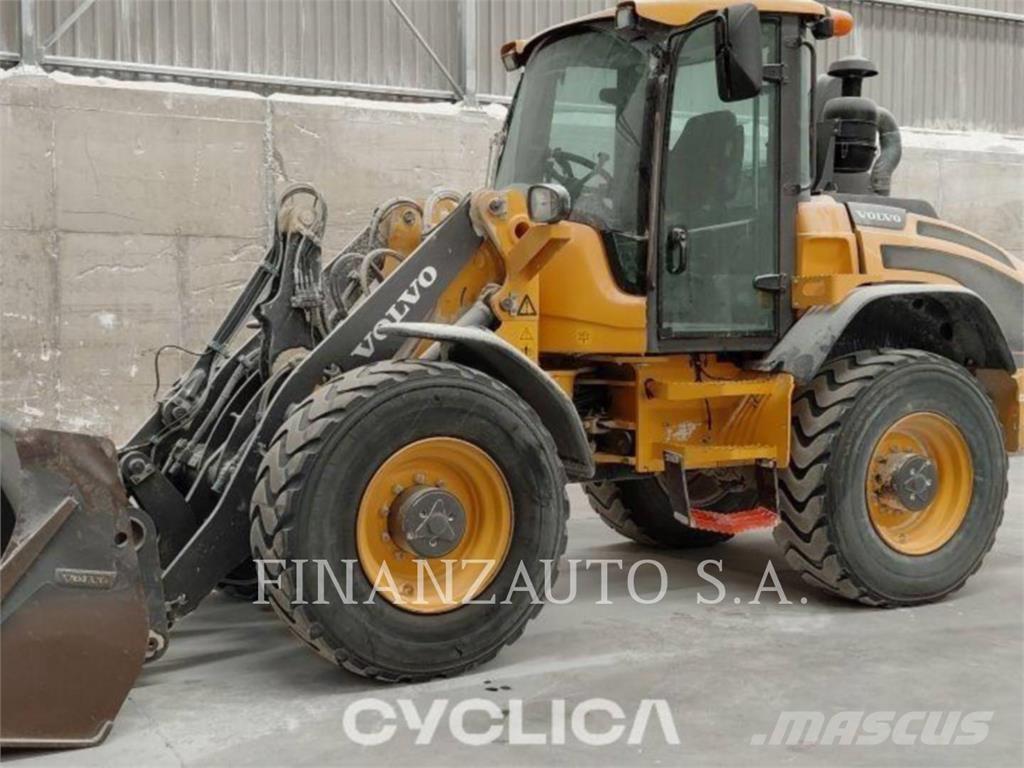 Volvo L45H لوادر بعجل