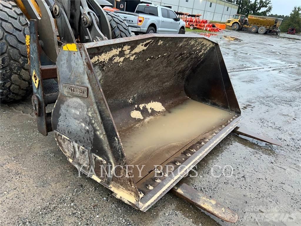 Volvo L70H لوادر بعجل