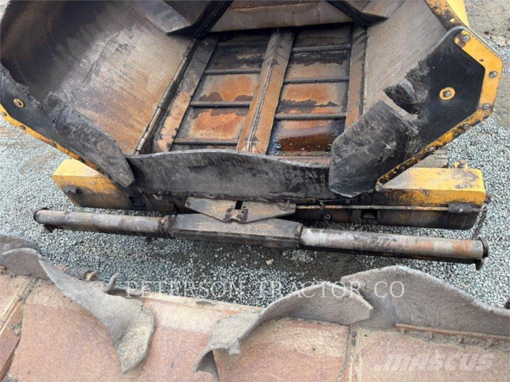 Weiler P385A معدات السفلتة