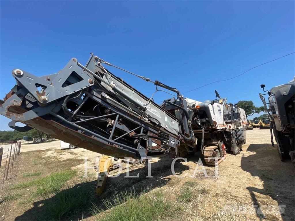 Wirtgen W220 ماكينات الكشط البارد للأسفلت