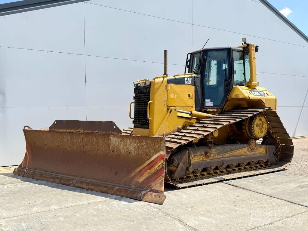 CAT D6N بلدوزرات مجنزرة