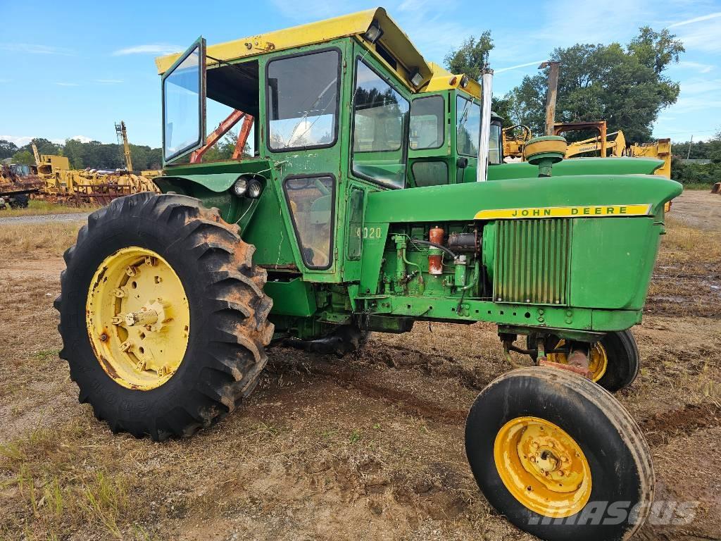 John Deere 4020 D الجرارات