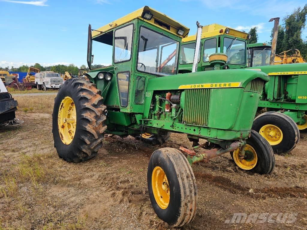John Deere 4020 D الجرارات