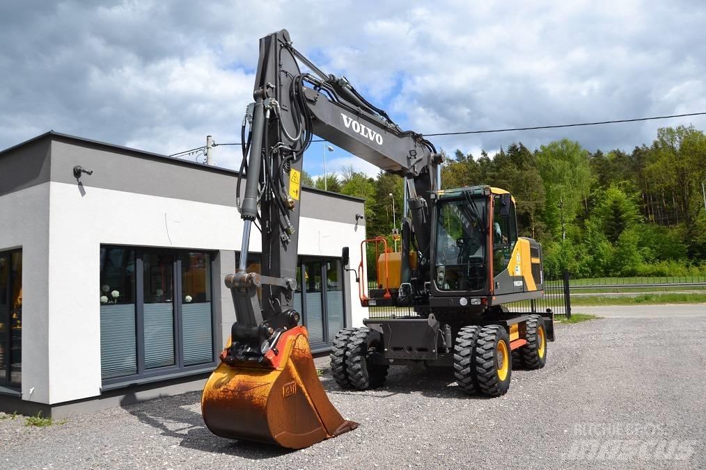 Volvo EW 180 E حفارات بعجل
